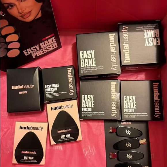 HUDA BEAUTY Easy Bake Pressed Collection with Black Accessories - Picture 2 of 3